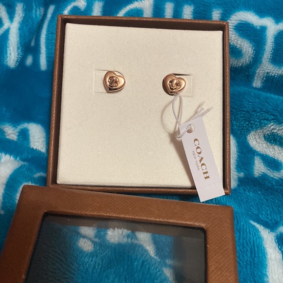 ❤️ COACH TURN LOCK HEART STUDS ❤️ - Picture 2 of 5